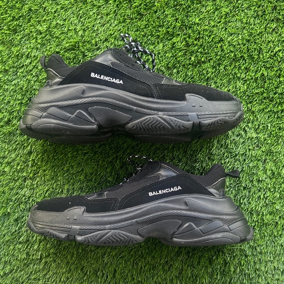 Balenciaga Triple S (UNAUTHENTICATED) - Picture 1 of 8